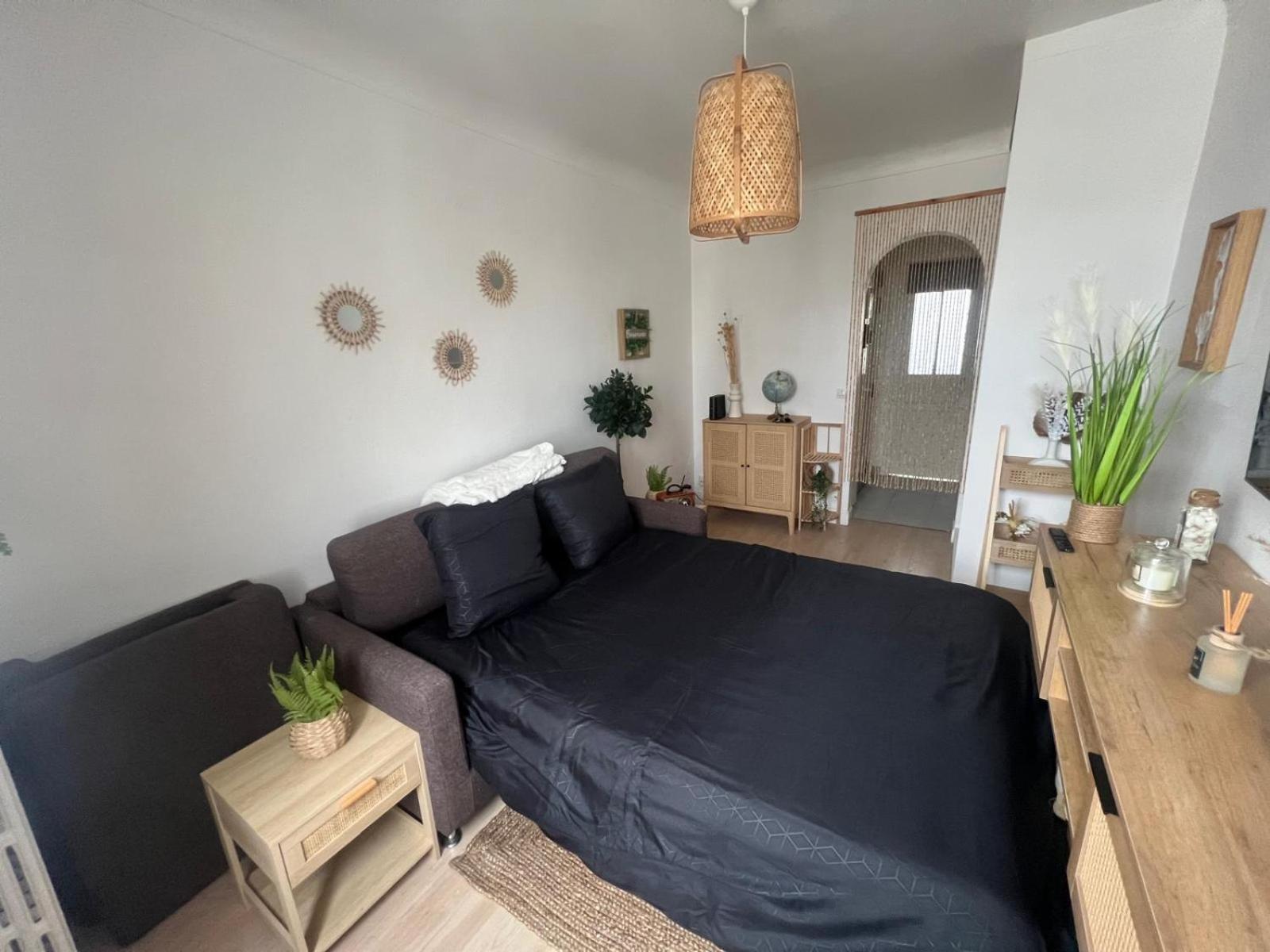 Charmant Appartement Aux Portes De Paris - 2Pax Saint-Ouen  Exterior photo